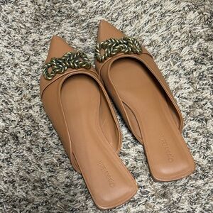 Women's Tan Pointed-Toe Chain-Embellished Mule Flats